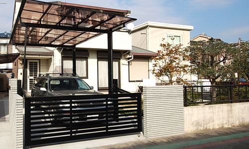 雨に濡れないカーポート・おしゃれな雑草対策施工事例/外構・エクステリアのおしゃれな雑草対策リフォーム~外構,エクステリア,雑草対策,おしゃれ,リフォーム,デザイン,門柱,門扉,塀,駐車場,玄関アプローチ,フェンス,カーポート