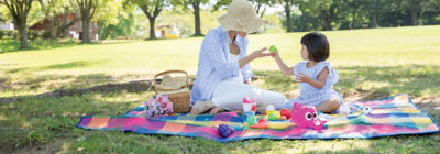 ピクニック お昼ごはんをお弁当にしてピクニック気分を楽しもう！お庭で子どもと遊ぶ～お庭活用アイデア集～広い庭の活用方法・有効活用術　庭で食事、子どもと遊ぶ、ペットの遊び場、家庭菜園・ガーデニング、庭で運動,神奈川県,鎌倉市,横浜市,川崎市,相模原市,藤沢市,茅ヶ崎市,厚木市,大和市,海老名市,小田原市,二宮町,大磯町,寒川町,平塚市